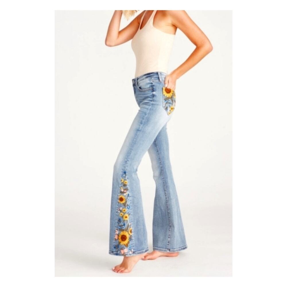 Driftwood Farrah Floral Embroidered Flare Jeans Size 28- HEMMED